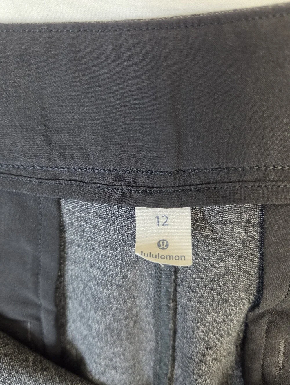 Lululemon Women's Gray Stretch Travel Pants Size 12 Tapered Pockets Casual - Picture 2 of 8